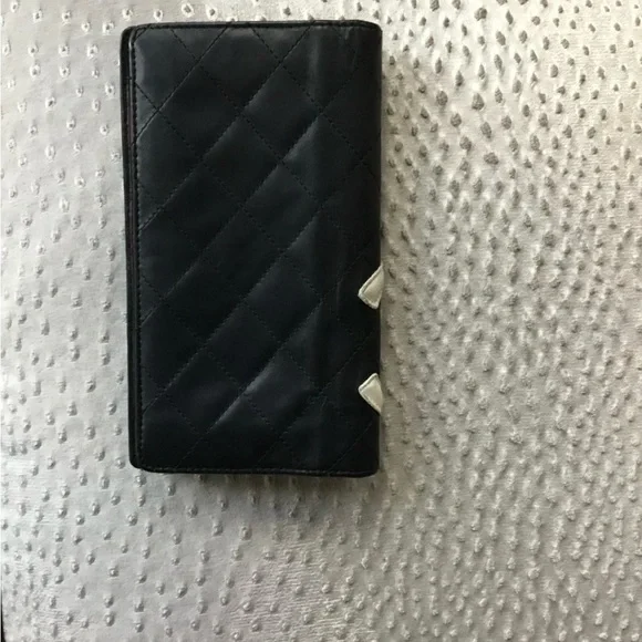 CHANEL ♦️♦️♦️FLASH SALE♦️♦️Black and White Quilted Wallet - Picture 2 of 7